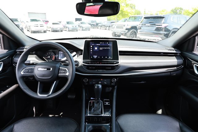 Used 2022 Jeep Compass Latitude FWD image 26