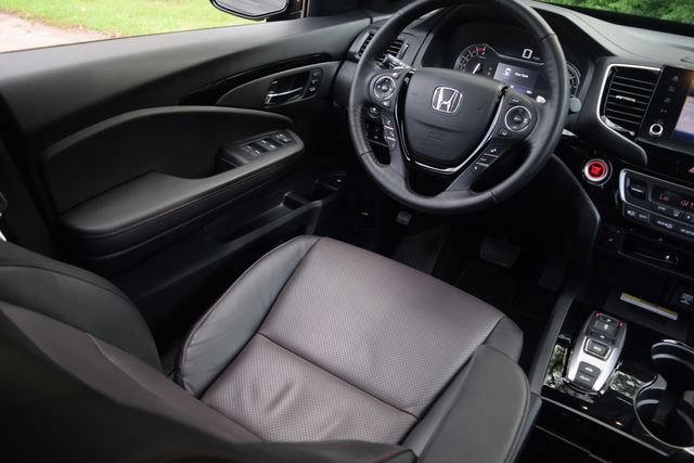 Used 2023 Honda Ridgeline Black Edition image 2