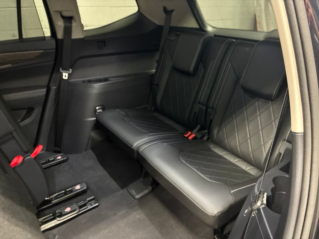 Used 2025 Volkswagen Atlas SEL Premium R-Line AWD/4WD image 32