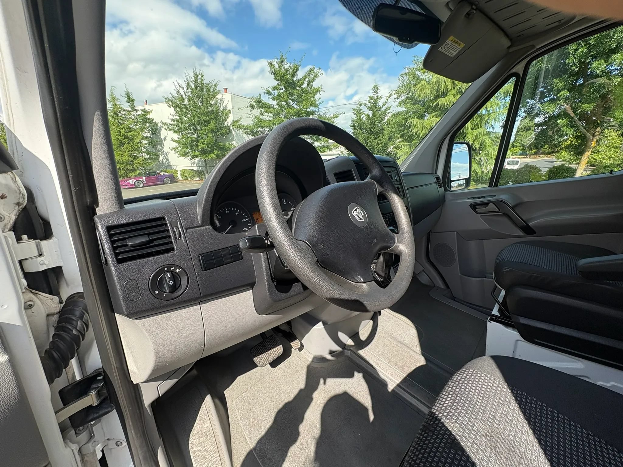 Used 2007 Dodge Sprinter 2500 RWD image 10