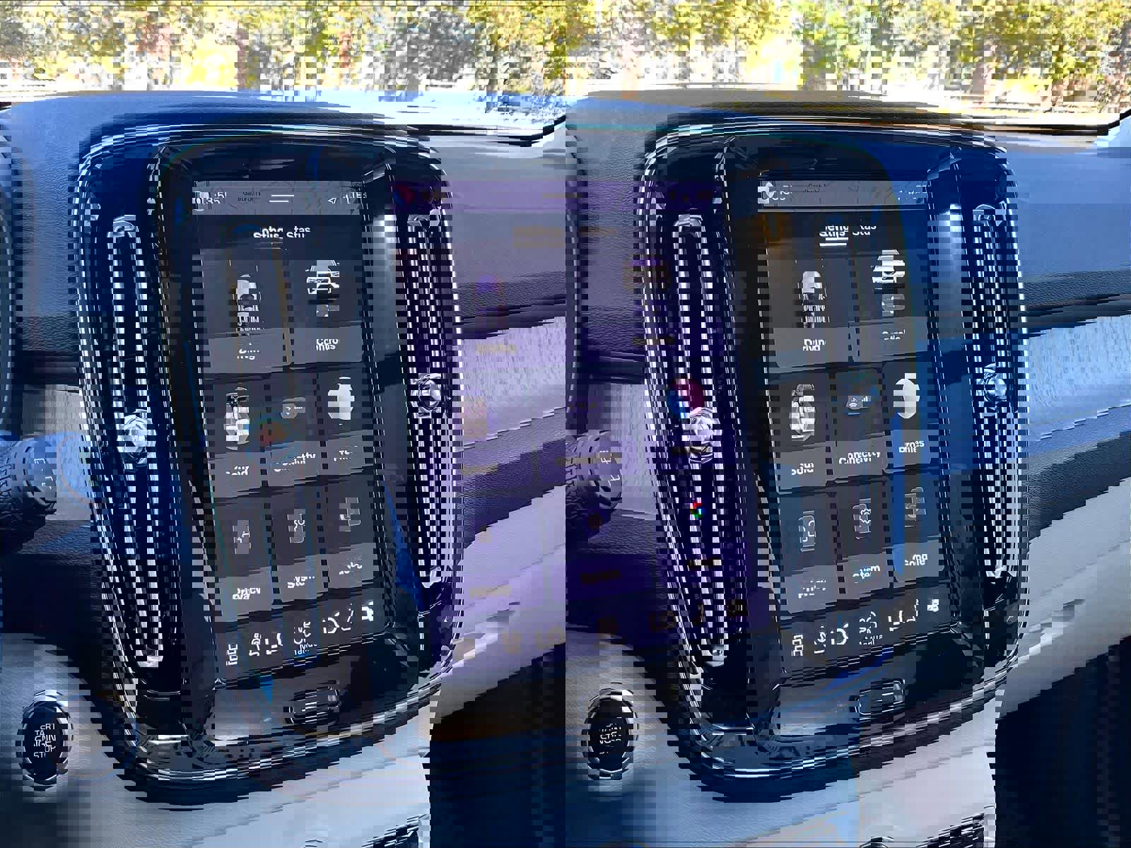 Used 2026 Volvo XC40 B5 Plus w/ Protection Package Premier image 38