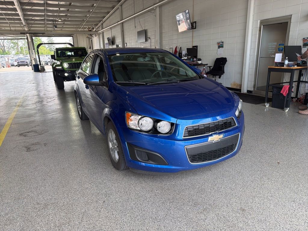 Used 2016 Chevrolet Sonic LT FWD image 2