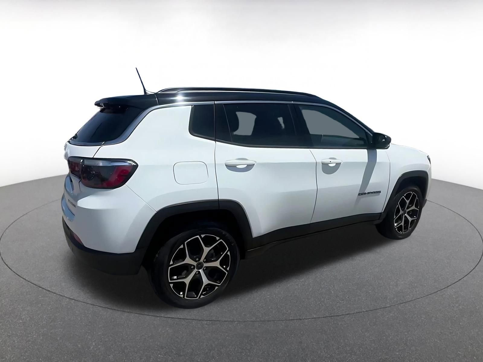 Used 2025 Jeep Compass Limited AWD/4WD image 14