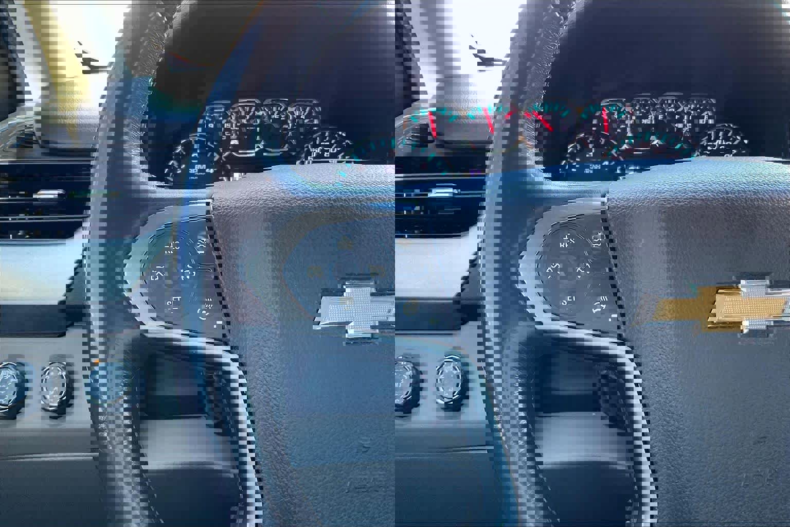 Used 2015 Chevrolet Suburban LT image 23