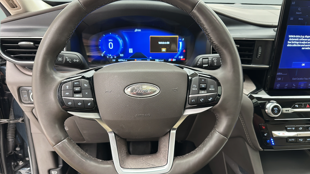Used 2023 Ford Explorer Platinum w/ Technology Package AWD/4WD image 17
