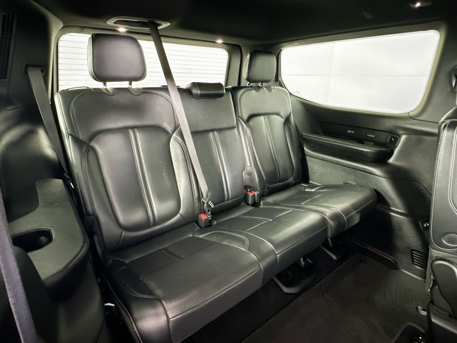 Used 2022 Jeep Wagoneer Series III w/ Flexible Seating Group RWD image 28