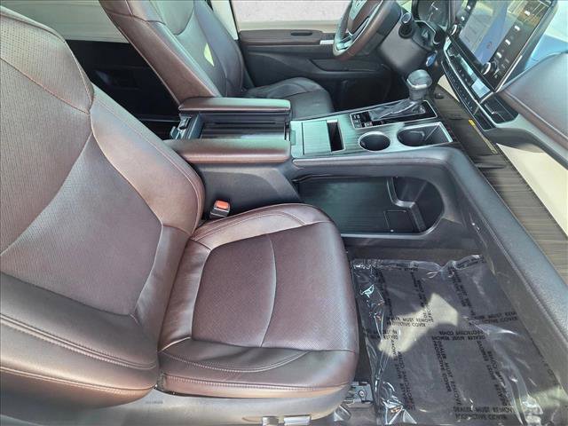 Used 2022 Toyota Sienna Platinum image 19