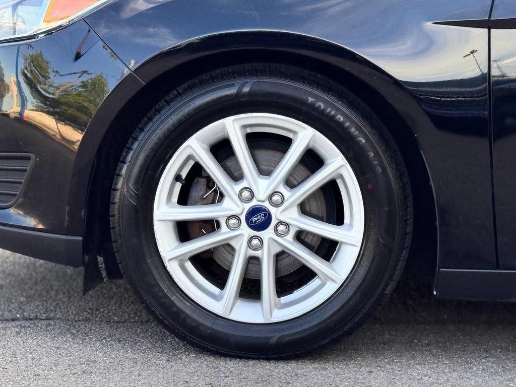 Used 2016 Ford Focus SE FWD image 11
