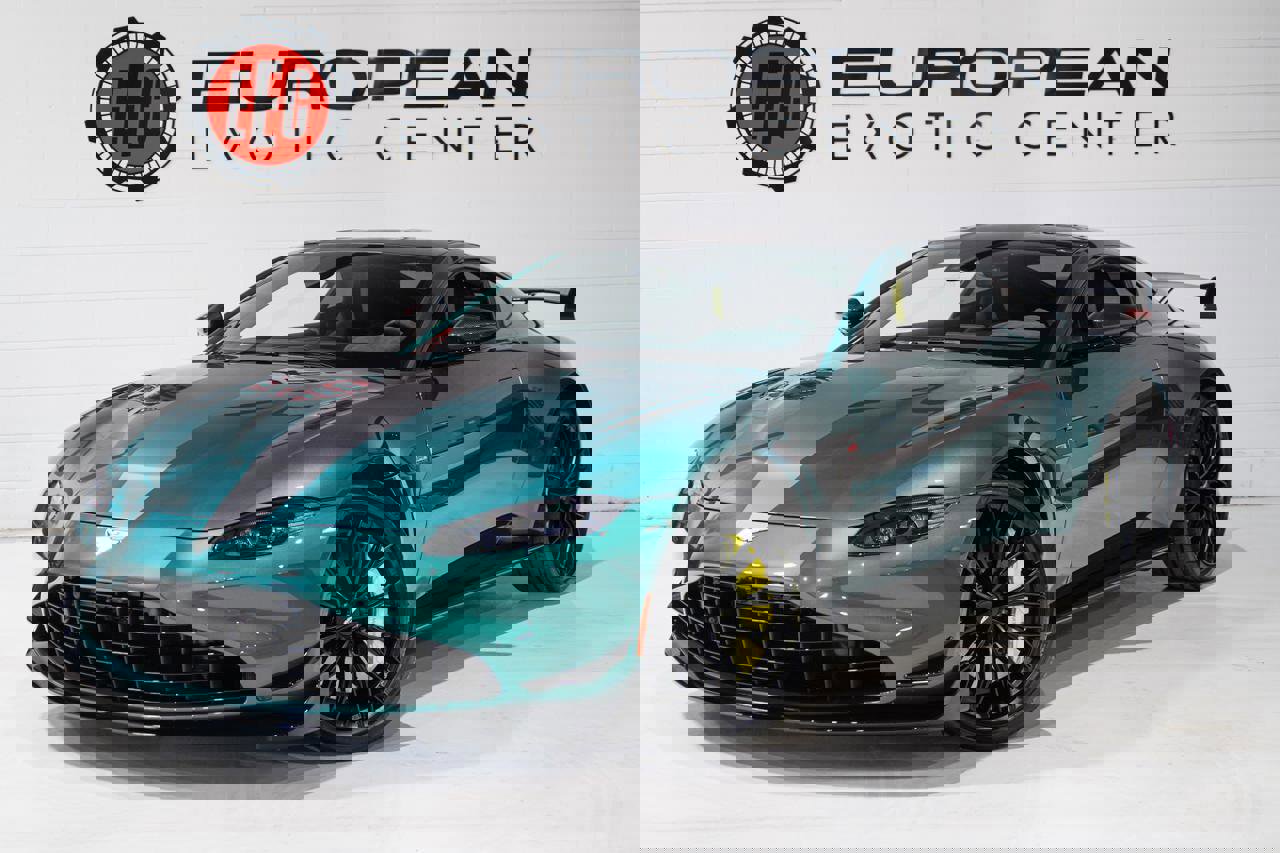 Used 2023 Aston Martin V8 Vantage Coupe image 4