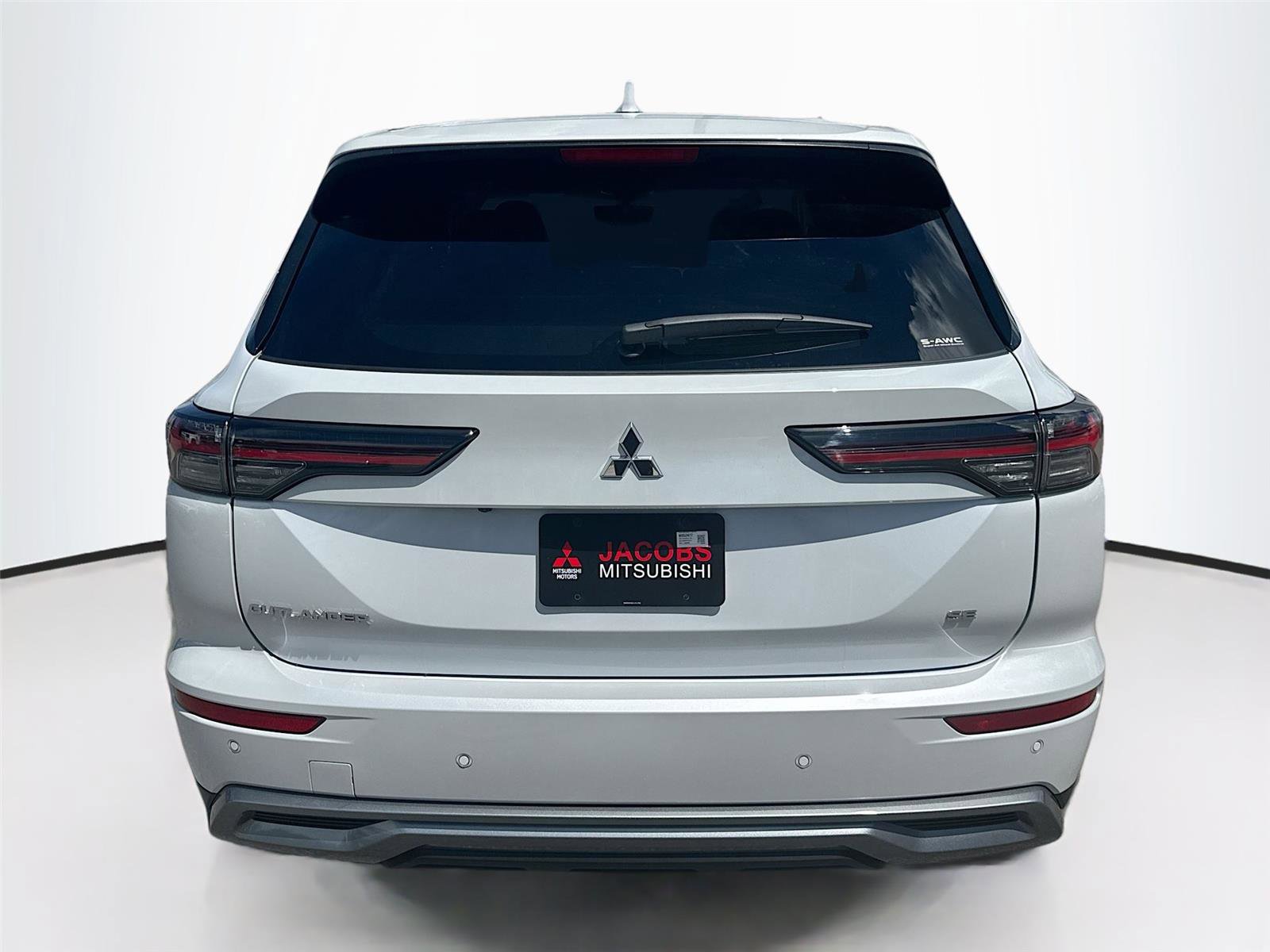 New 2025 Mitsubishi Outlander SE image 6
