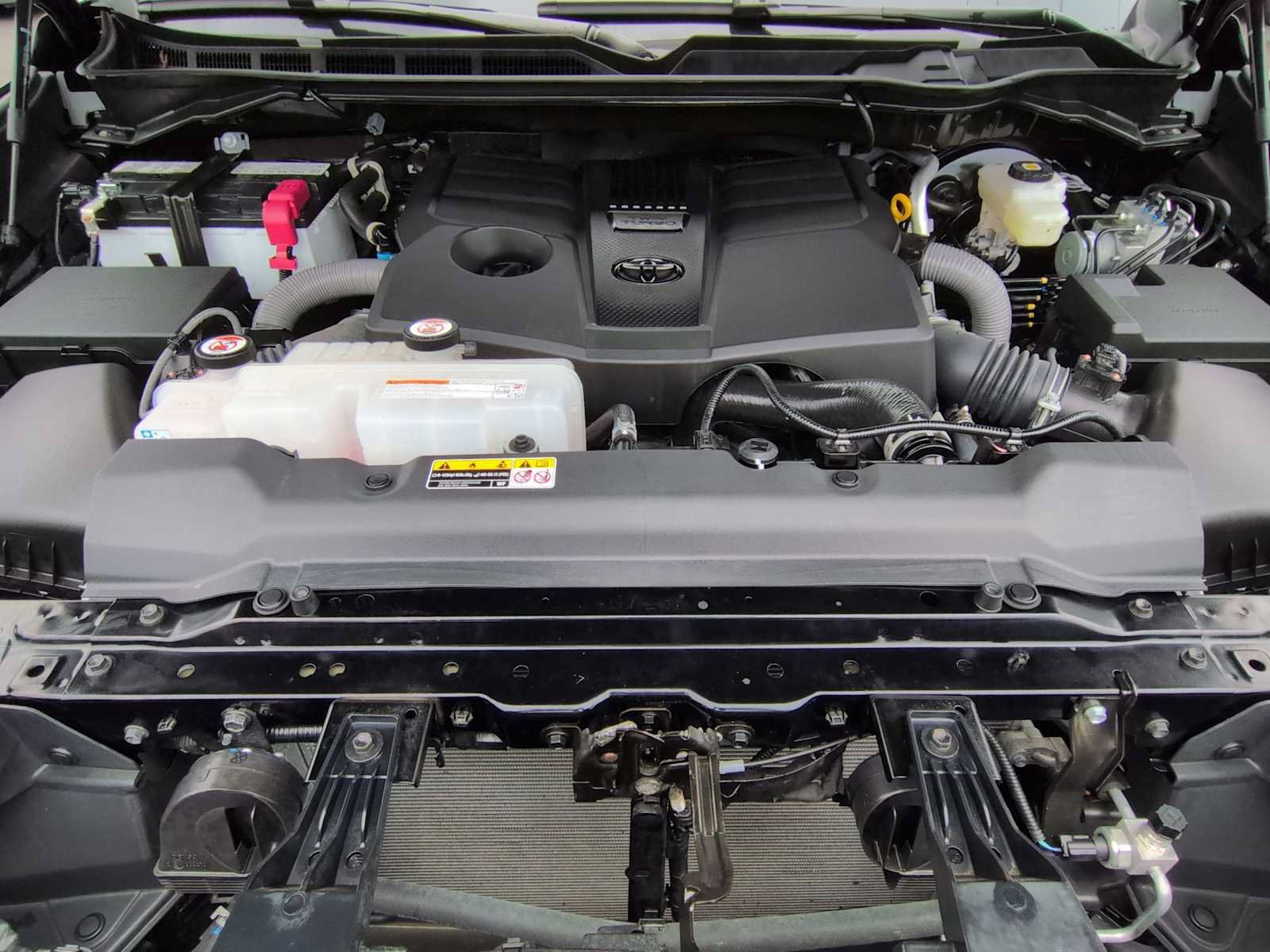 Used 2025 Toyota Tundra Limited AWD/4WD image 15