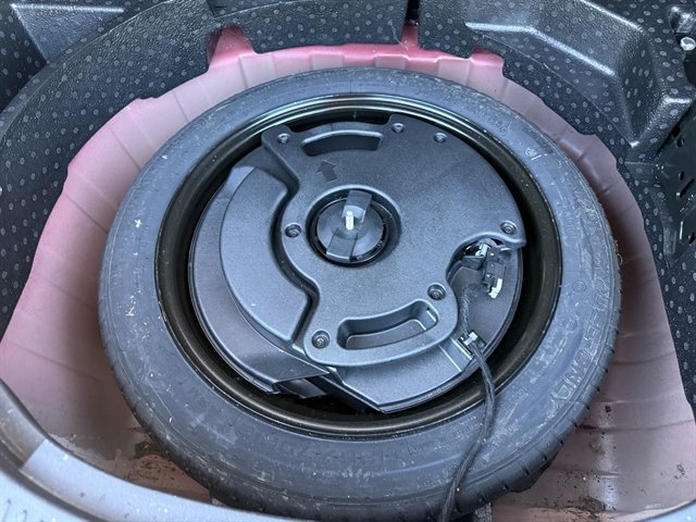 Used 2017 Buick Encore Essence FWD image 35
