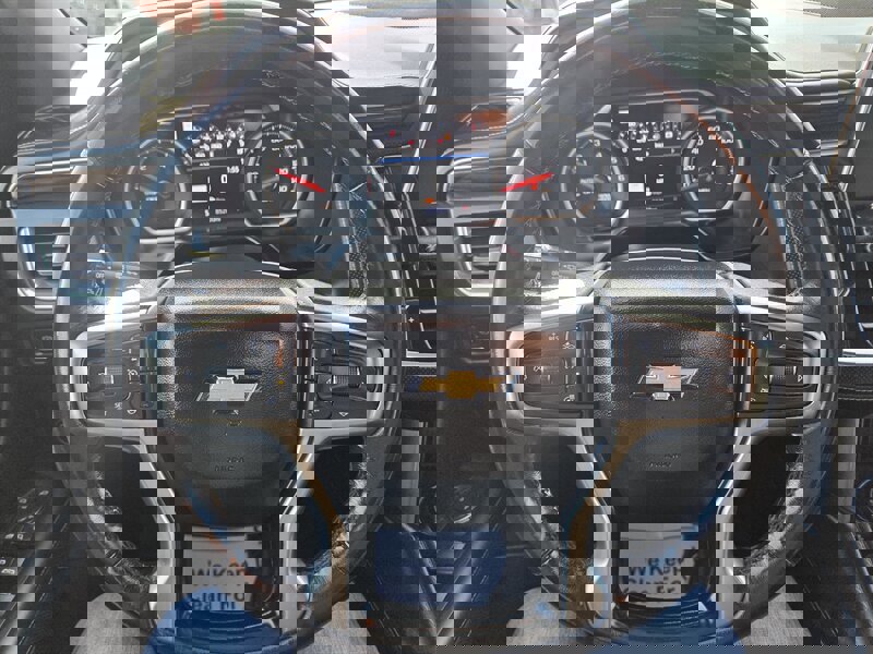 Used 2021 Chevrolet Suburban Premier image 15