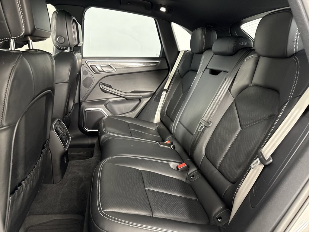 Certified 2024 Porsche Macan GTS AWD/4WD image 21
