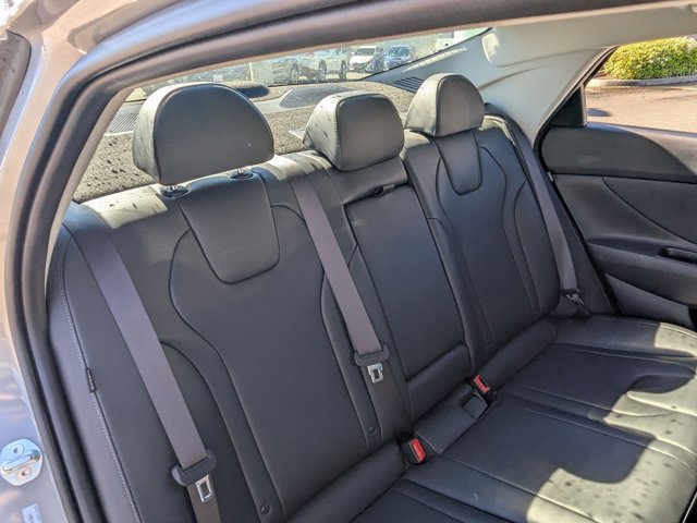 Used 2025 Hyundai Elantra Limited image 19