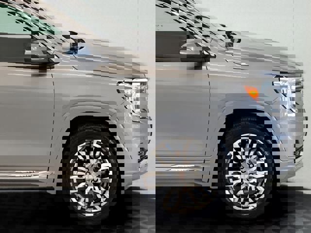 Used 2024 GMC Terrain Denali w/ Denali Premium Package image 8