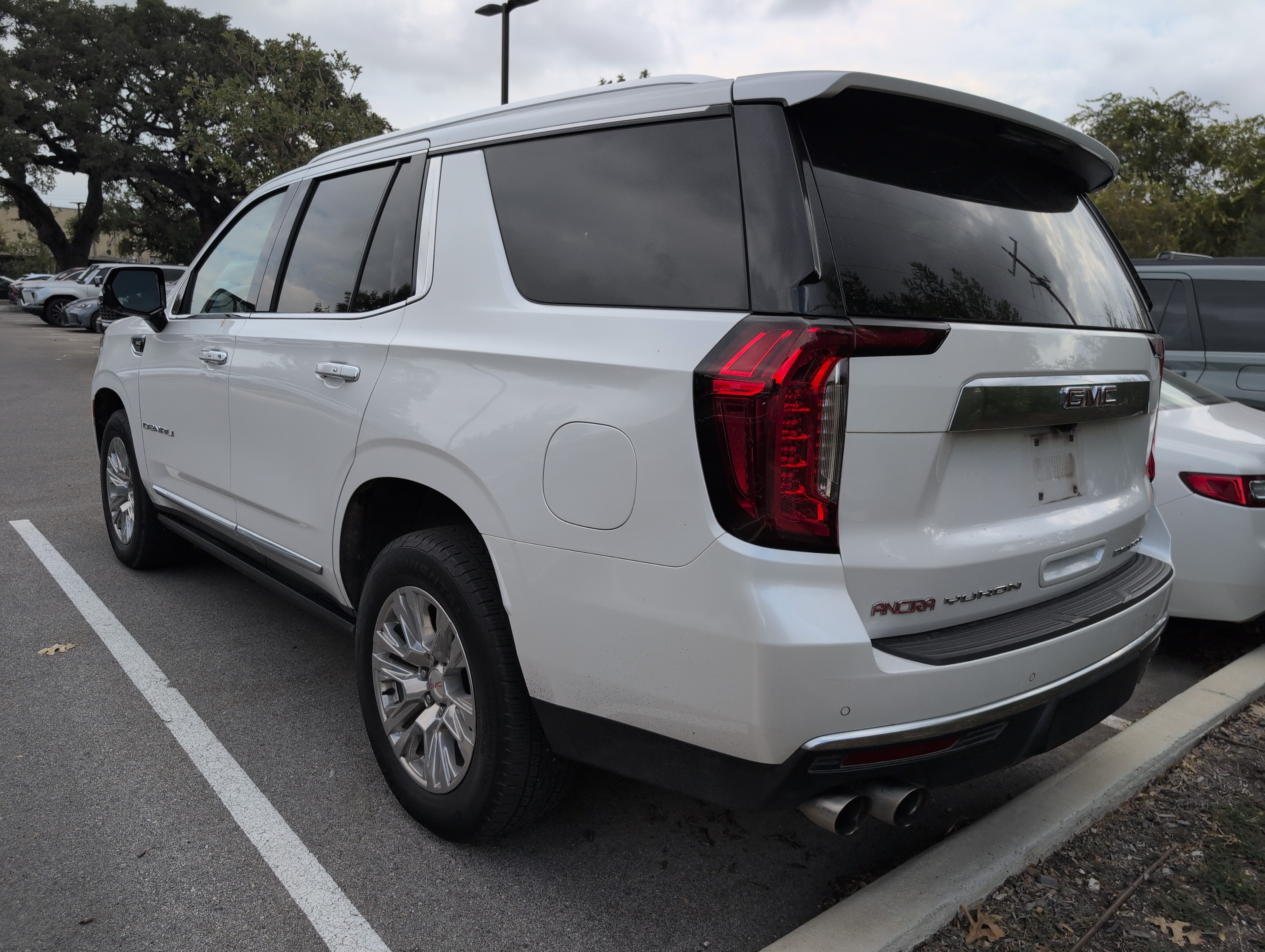 Used 2022 GMC Yukon Denali AWD/4WD image 4