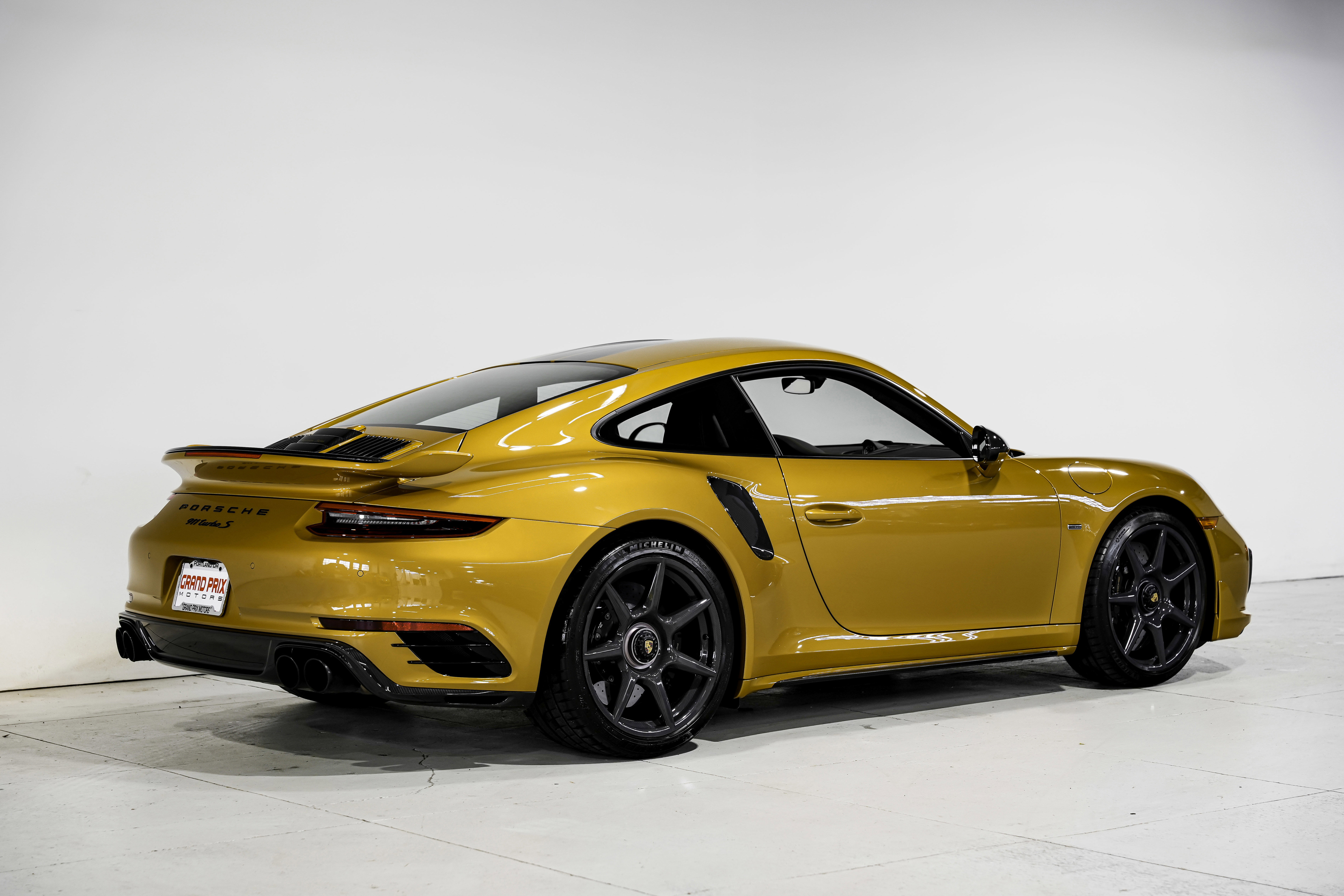Used 2018 Porsche 911 Turbo S image 4