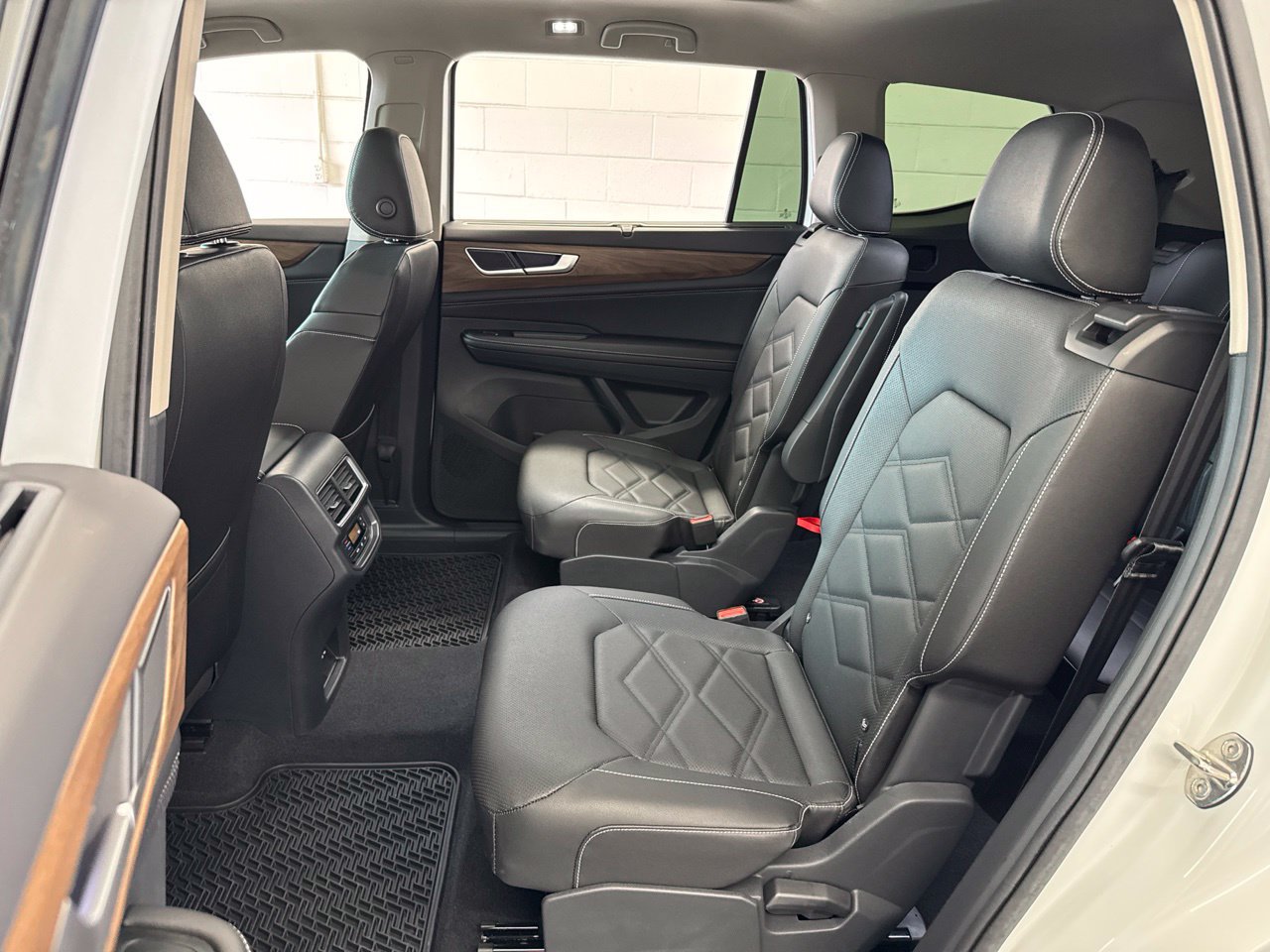 Used 2026 Volkswagen Atlas SE FWD image 44
