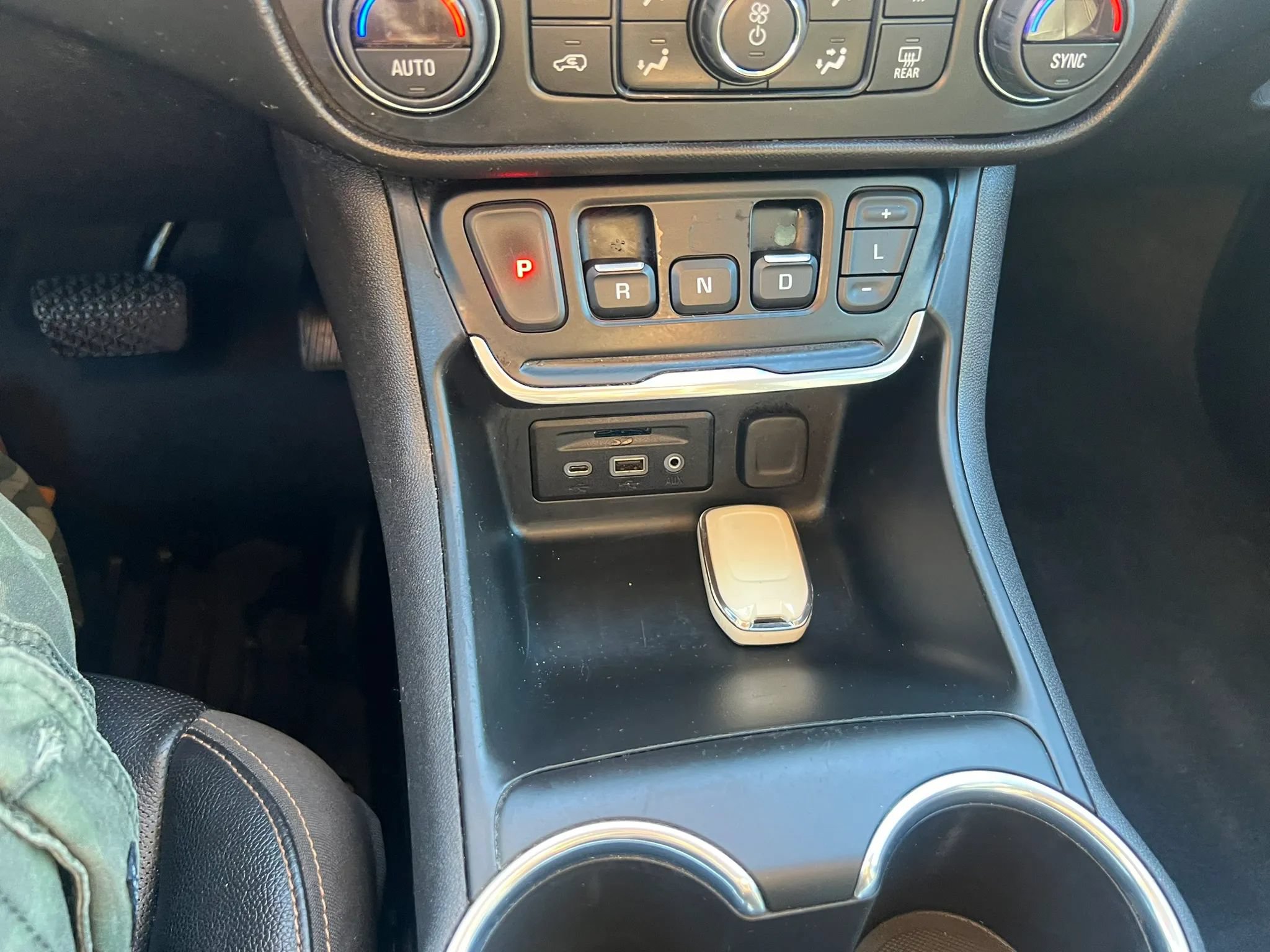 Used 2020 GMC Terrain SLT AWD/4WD image 24