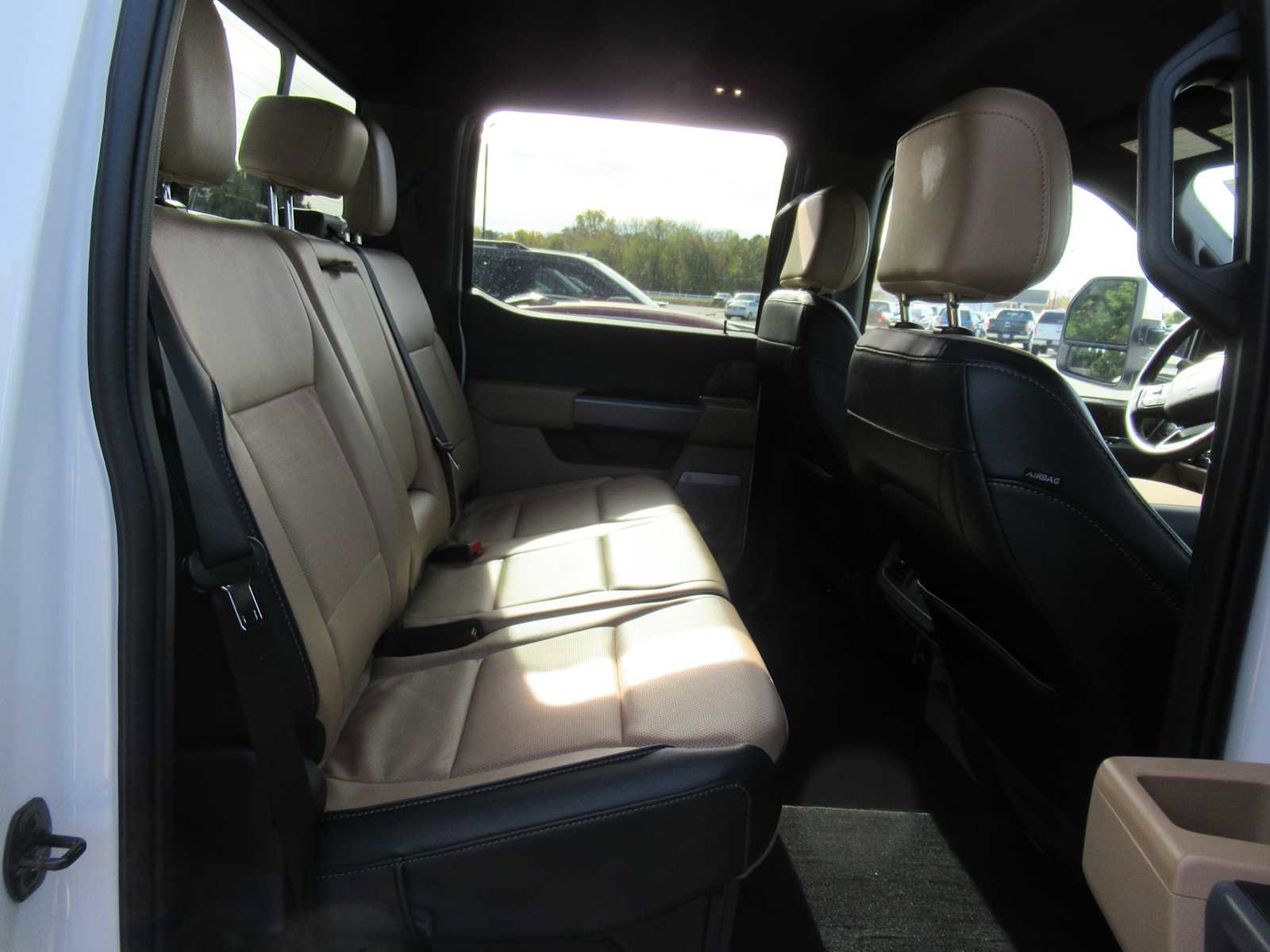 Used 2023 Ford F350 Lariat image 14