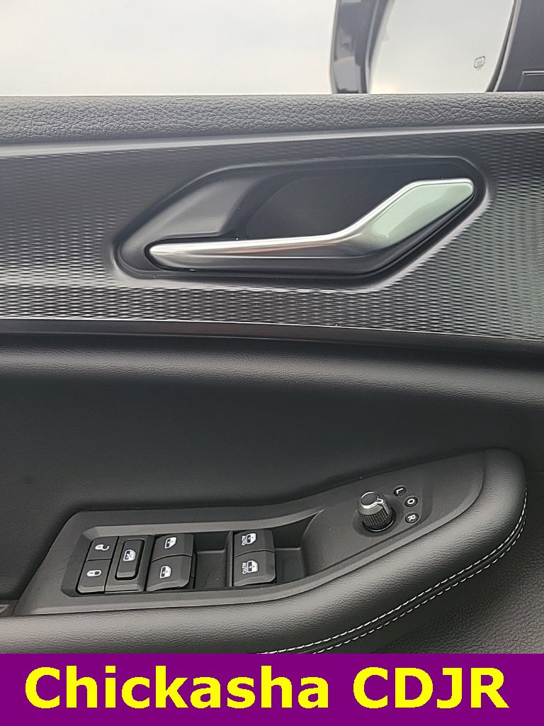 New 2025 Jeep Grand Cherokee L Altitude image 21