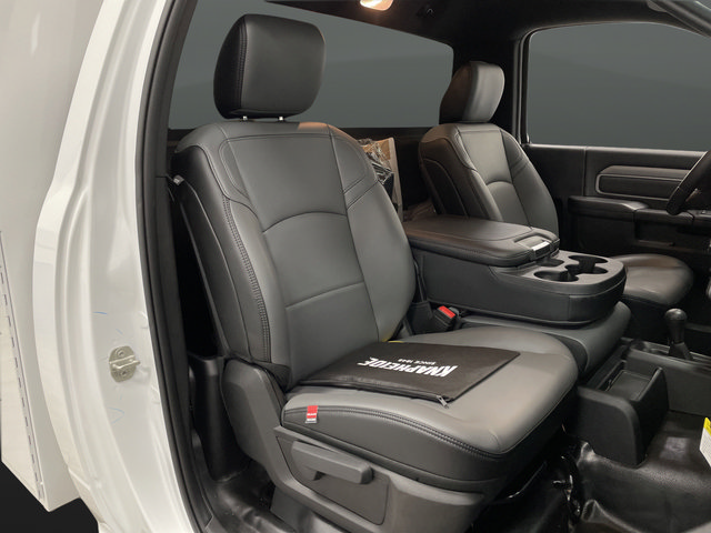 New 2024 RAM 3500 Tradesman AWD/4WD image 36