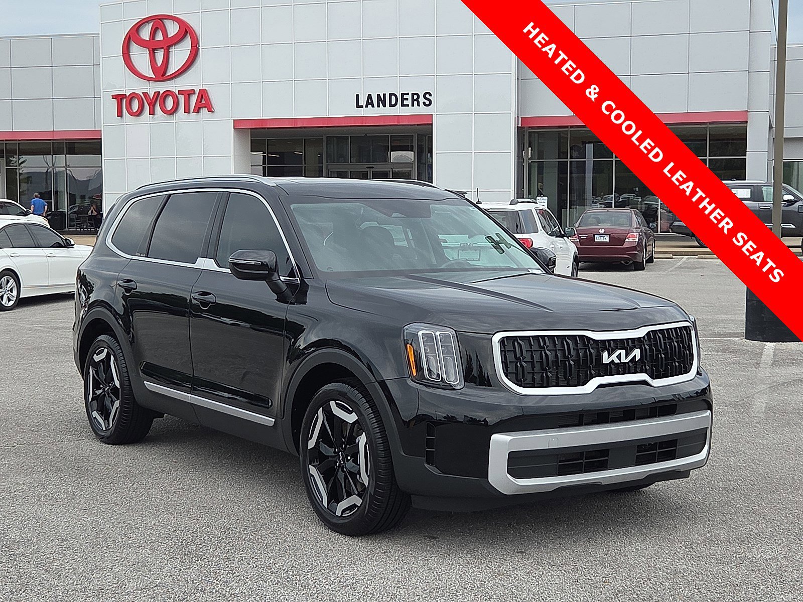 Used 2024 Kia Telluride EX image 1
