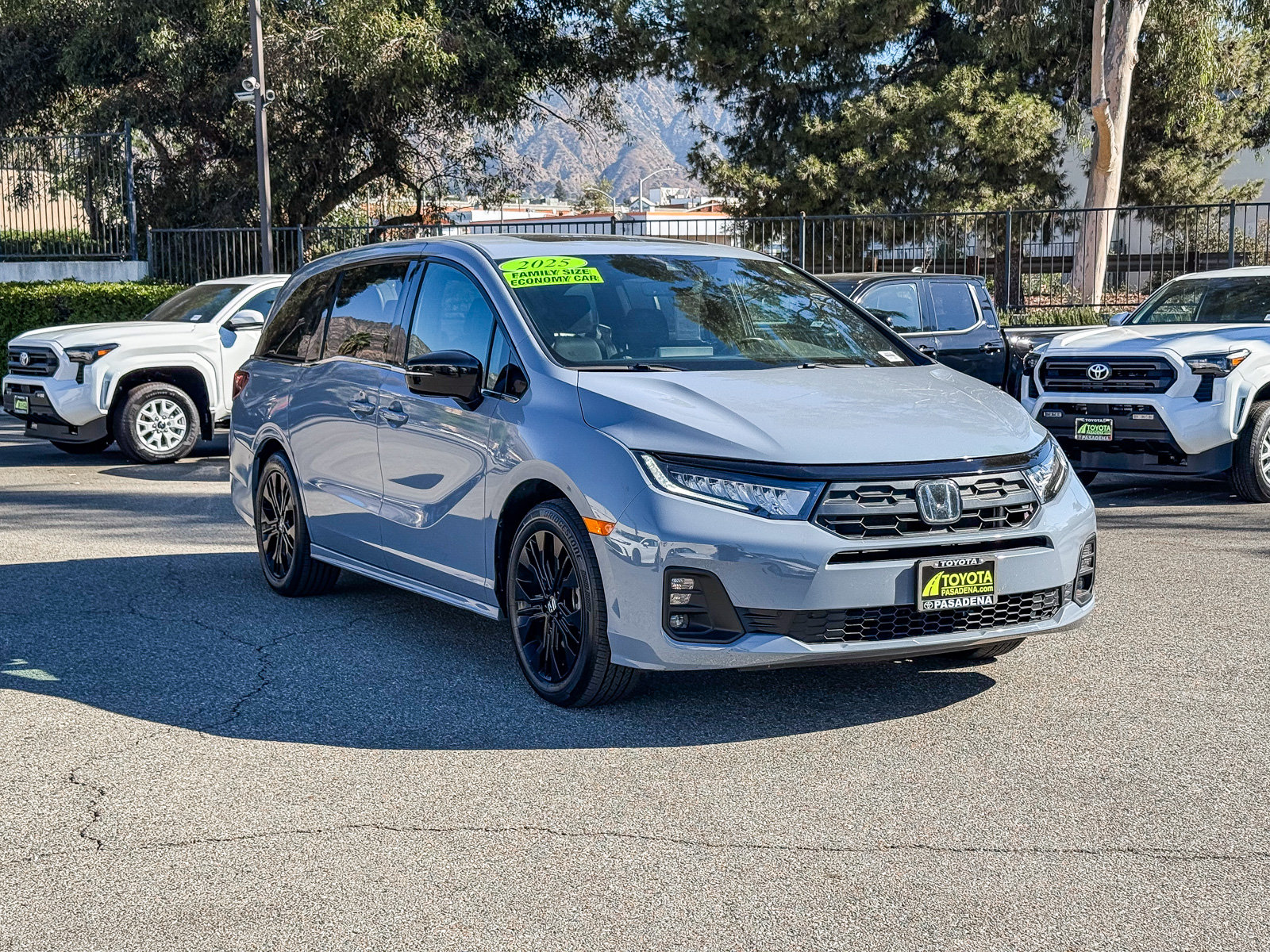 Used 2025 Honda Odyssey Sport-L image 3
