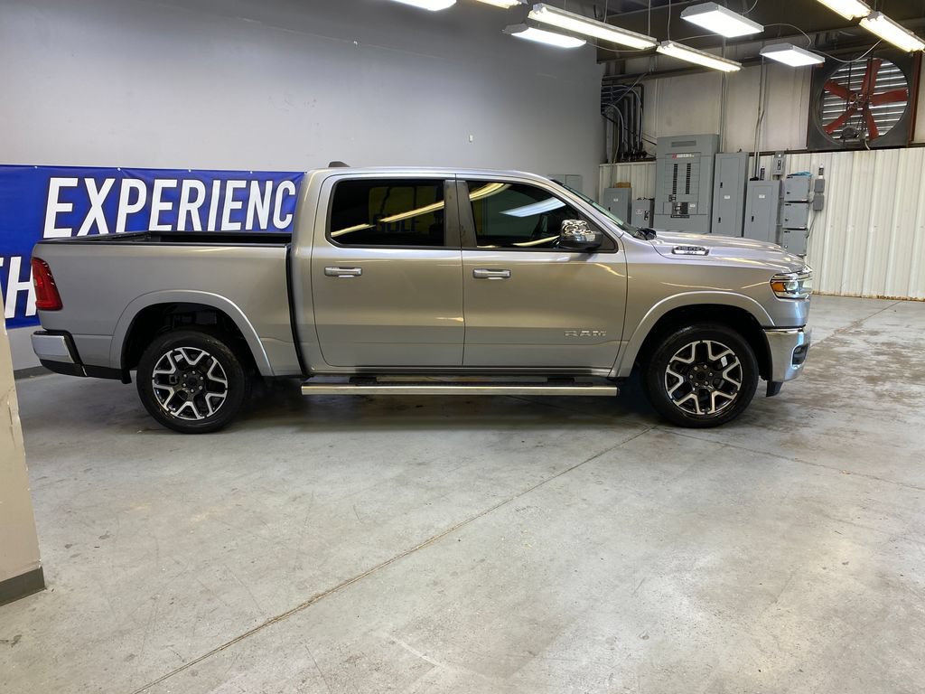 Used 2025 RAM 1500 Laramie AWD/4WD image 8