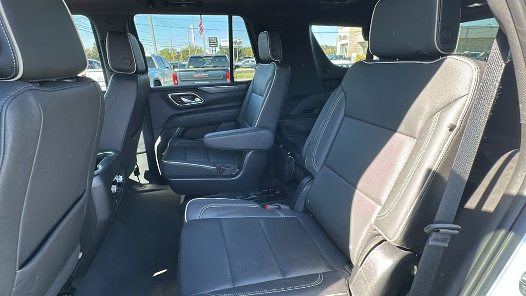 Used 2022 GMC Yukon SLT w/ SLT Premium Package image 13