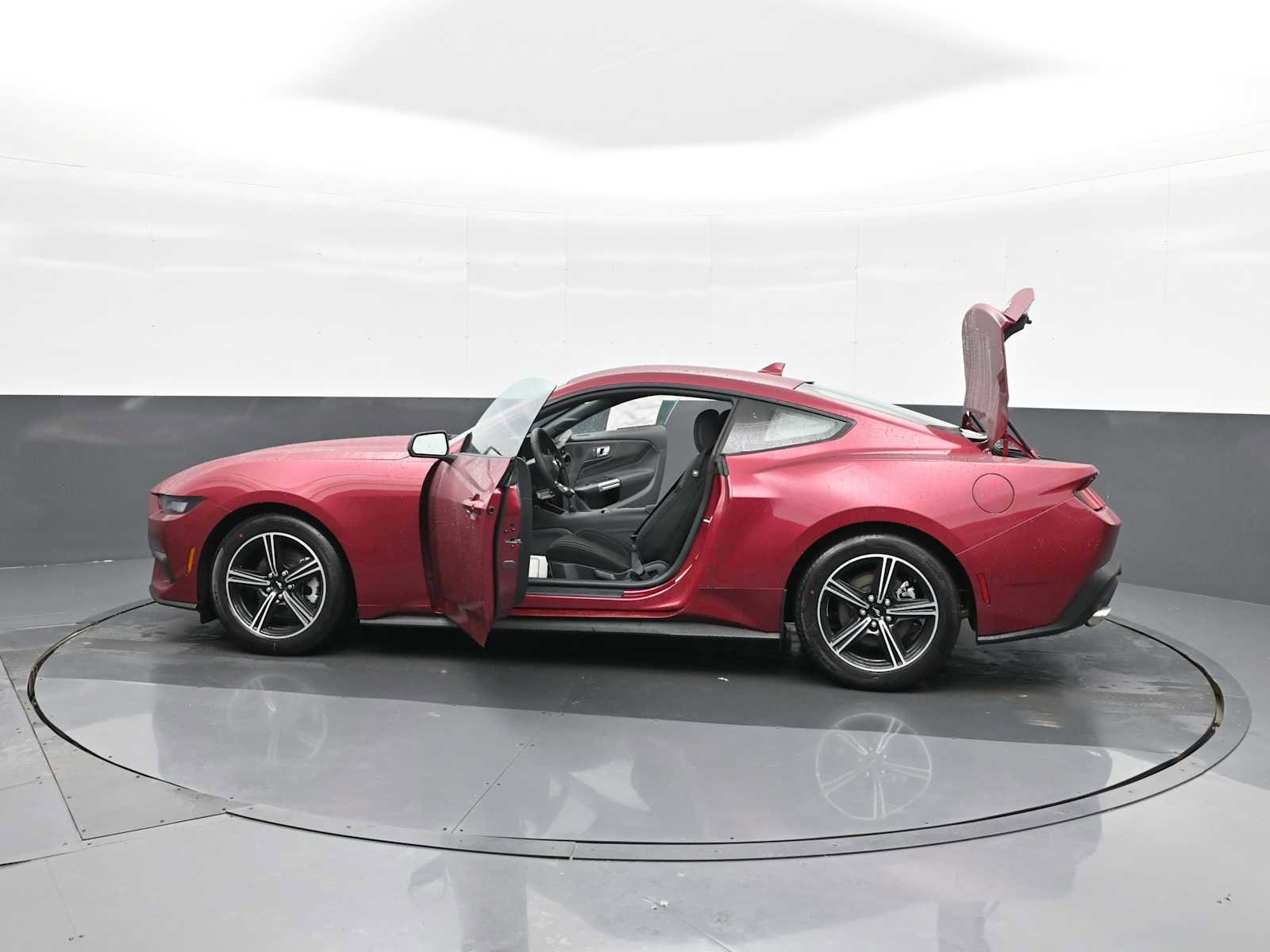 Used 2025 Ford Mustang Coupe image 39