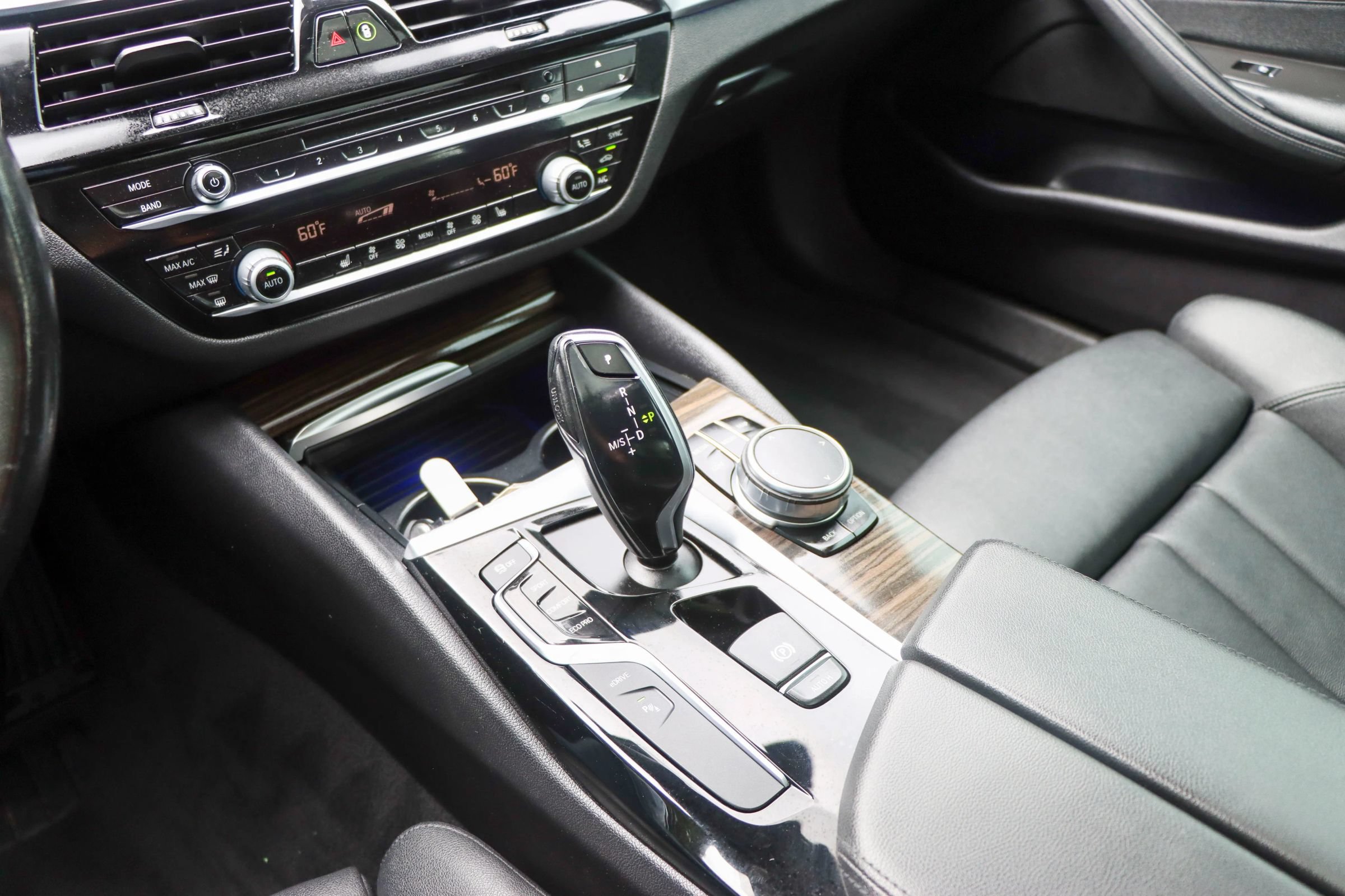 Used 2018 BMW 530e RWD image 41