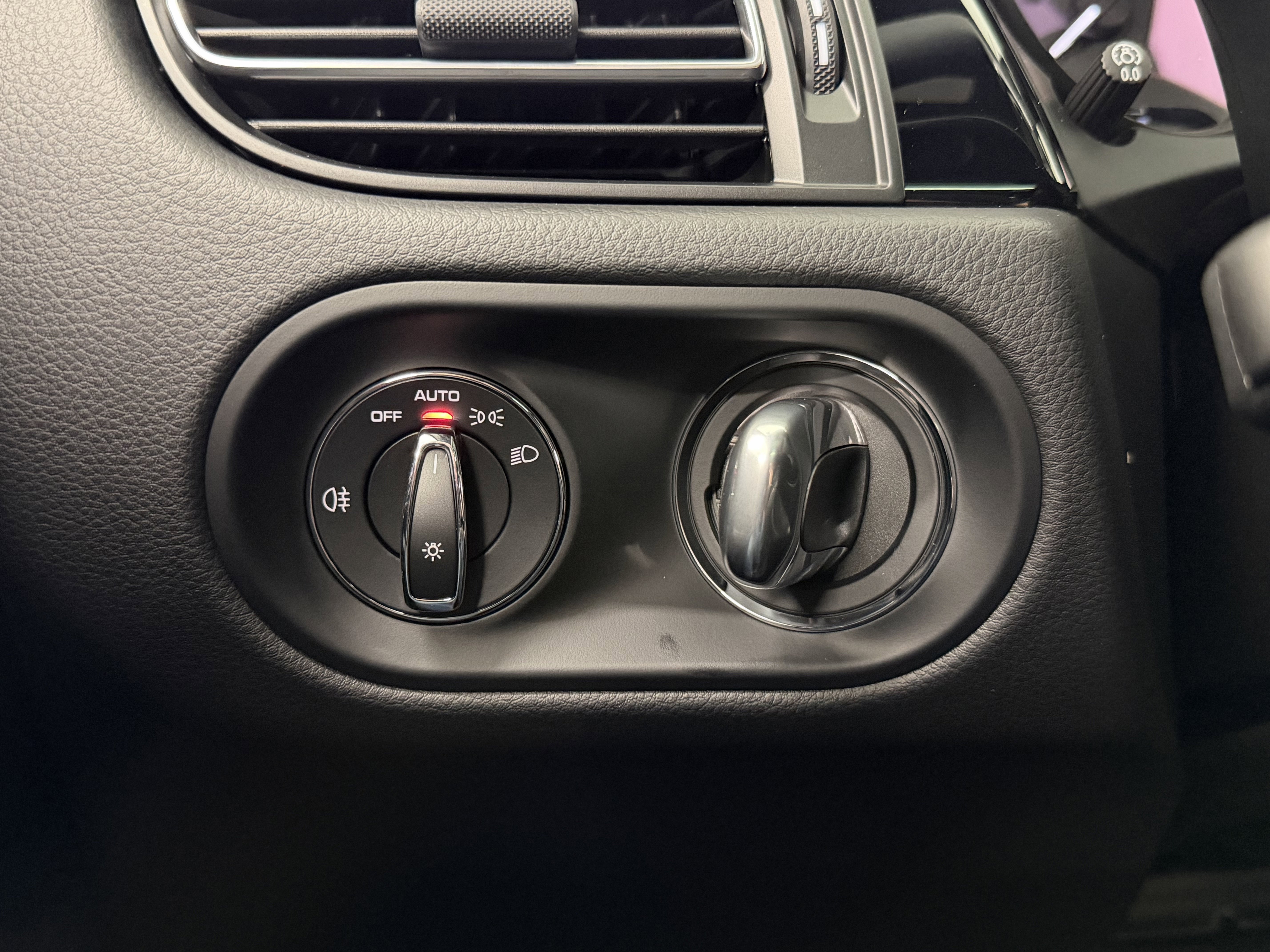 New 2026 Porsche Macan image 49