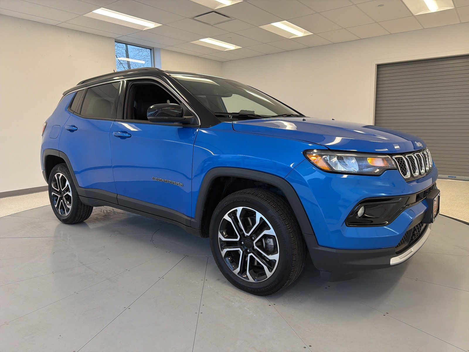 Used 2024 Jeep Compass Limited image 55