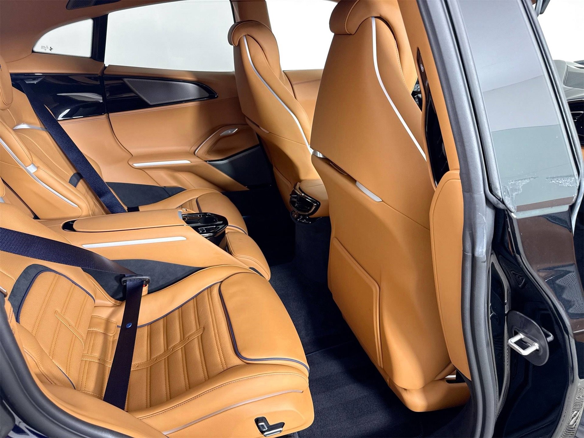 Certified 2024 Ferrari Purosangue image 22