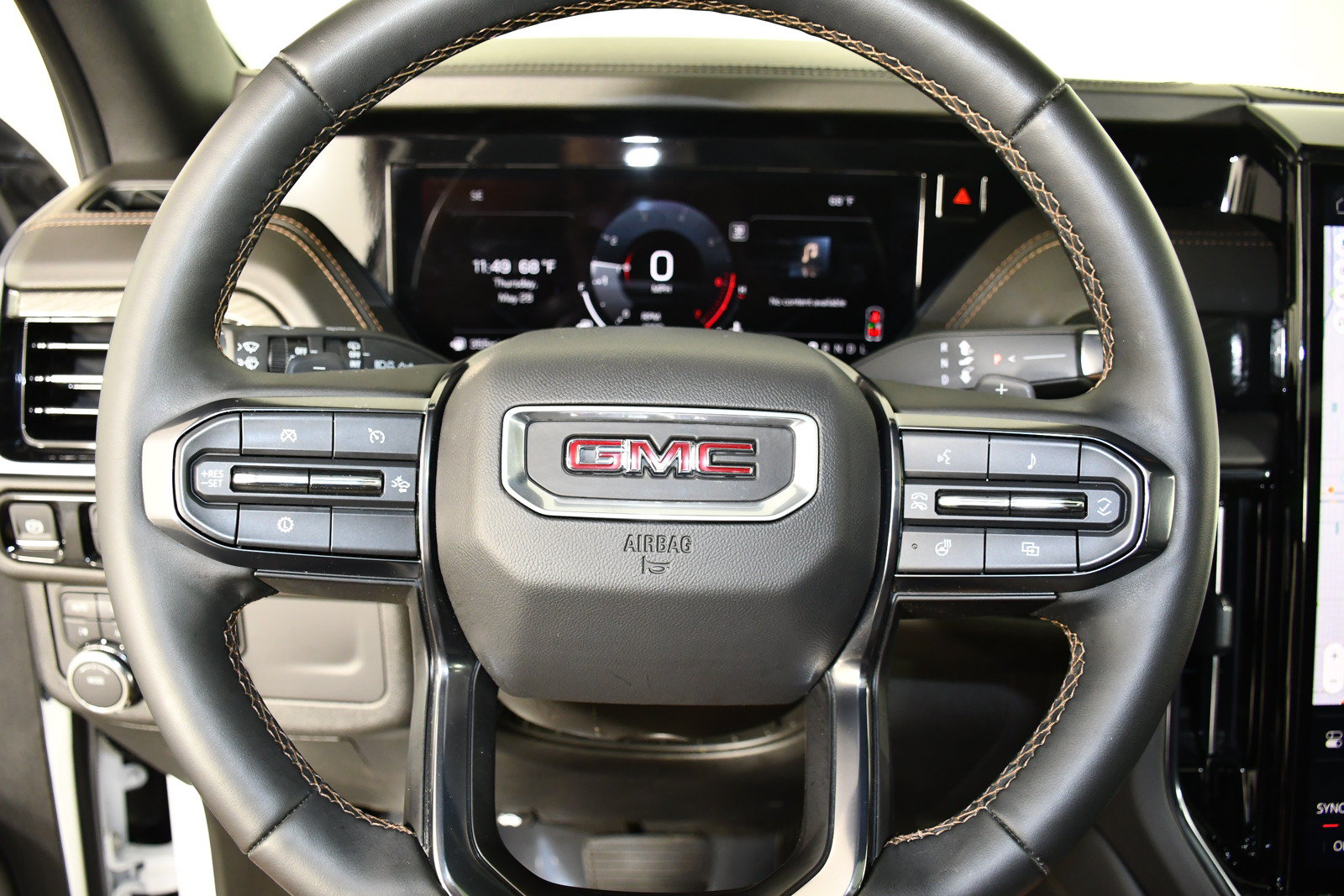 Used 2025 GMC Yukon AT4 AWD/4WD image 20