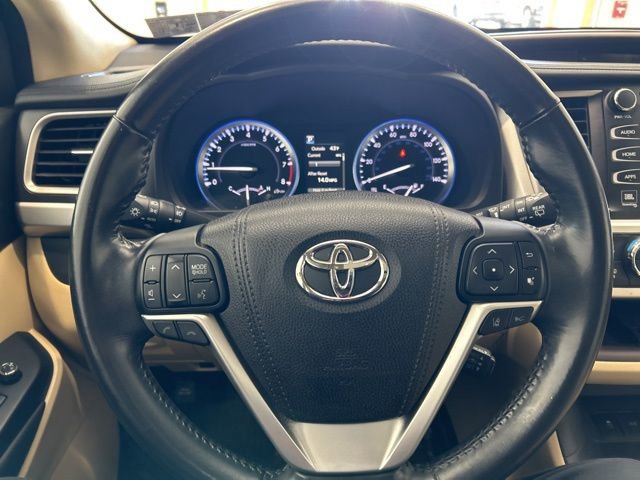 Used 2017 Toyota Highlander Limited image 11