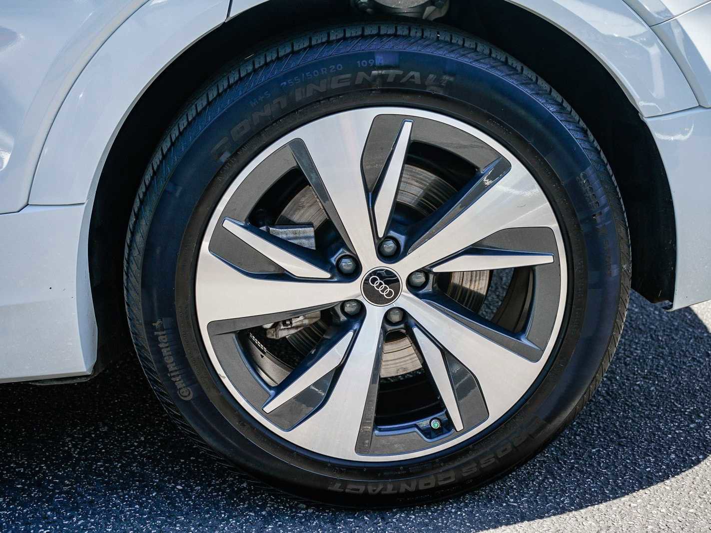 Used 2024 Audi Q8 e-tron Premium Plus w/ Premium Plus Package image 10