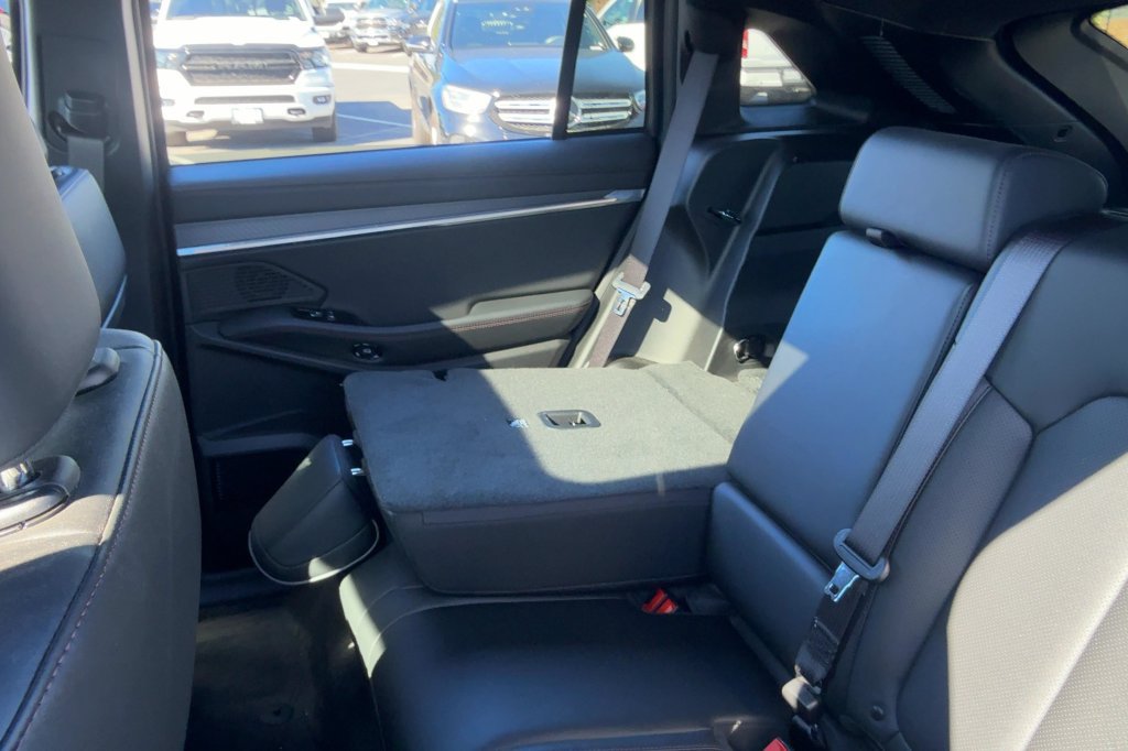 Used 2025 Jeep Wagoneer S Limited AWD/4WD image 12