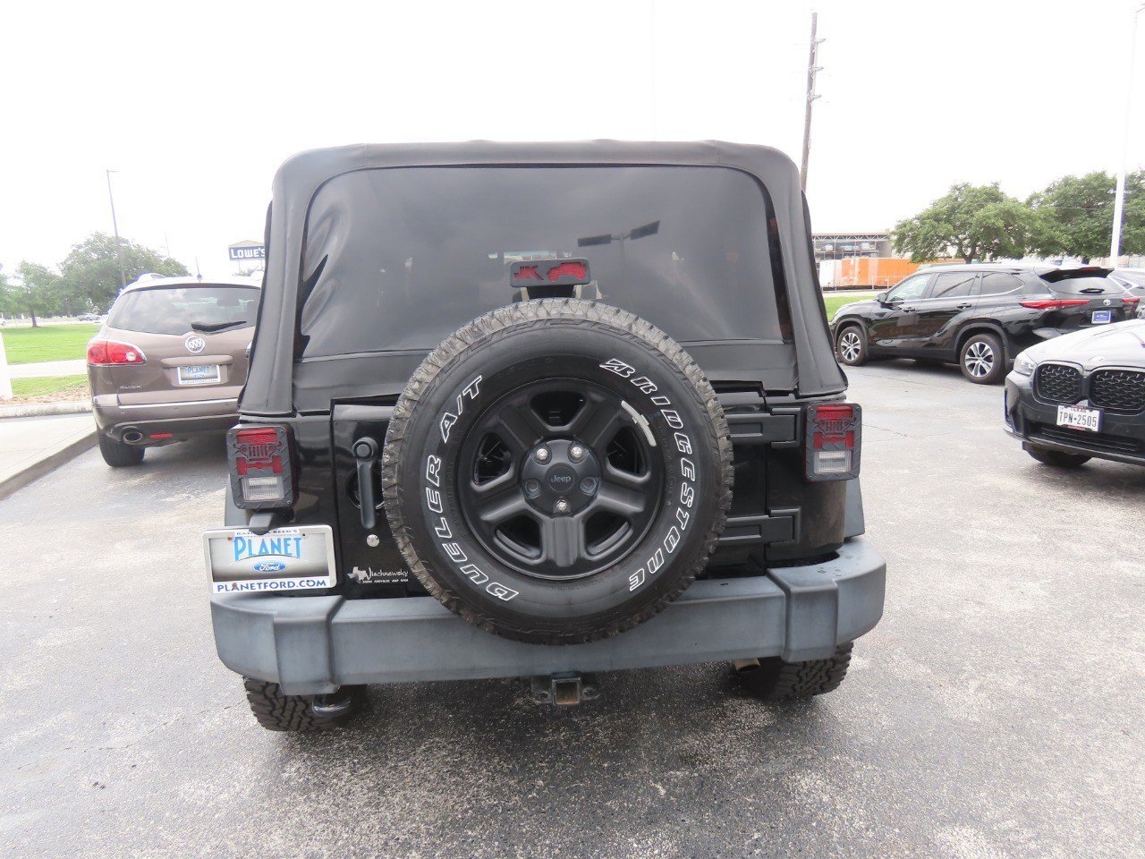 Used 2017 Jeep Wrangler Sport w/ Connectivity Group AWD/4WD image 13