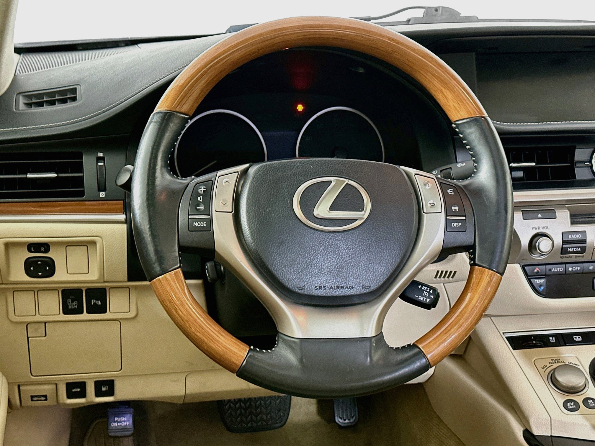 Used 2015 Lexus ES 300h w/ Navigation System Package FWD image 18
