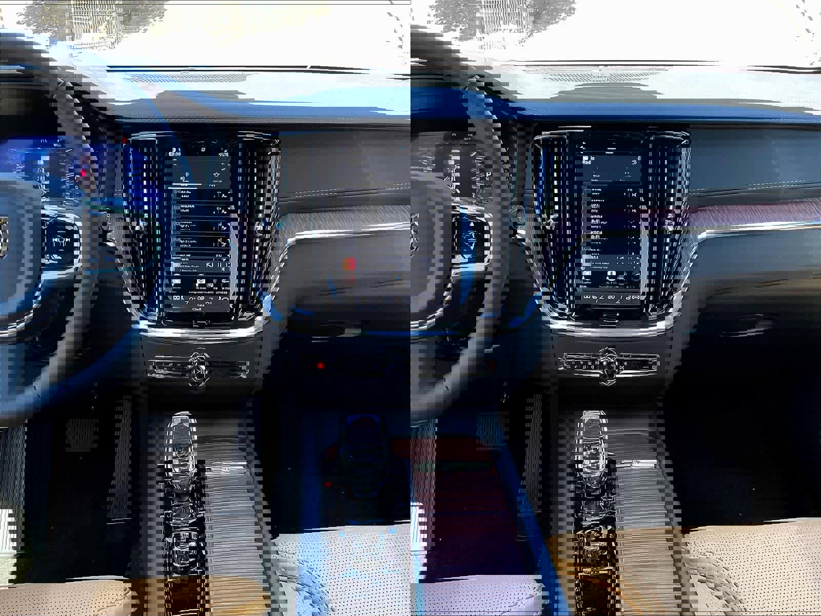 New 2026 Volvo V60 B5 Cross Country Ultra image 9