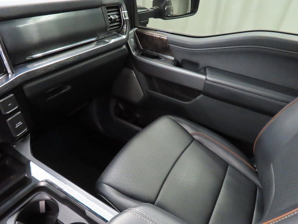 Used 2025 Ford F250 Lariat w/ Lariat Ultimate Package image 32