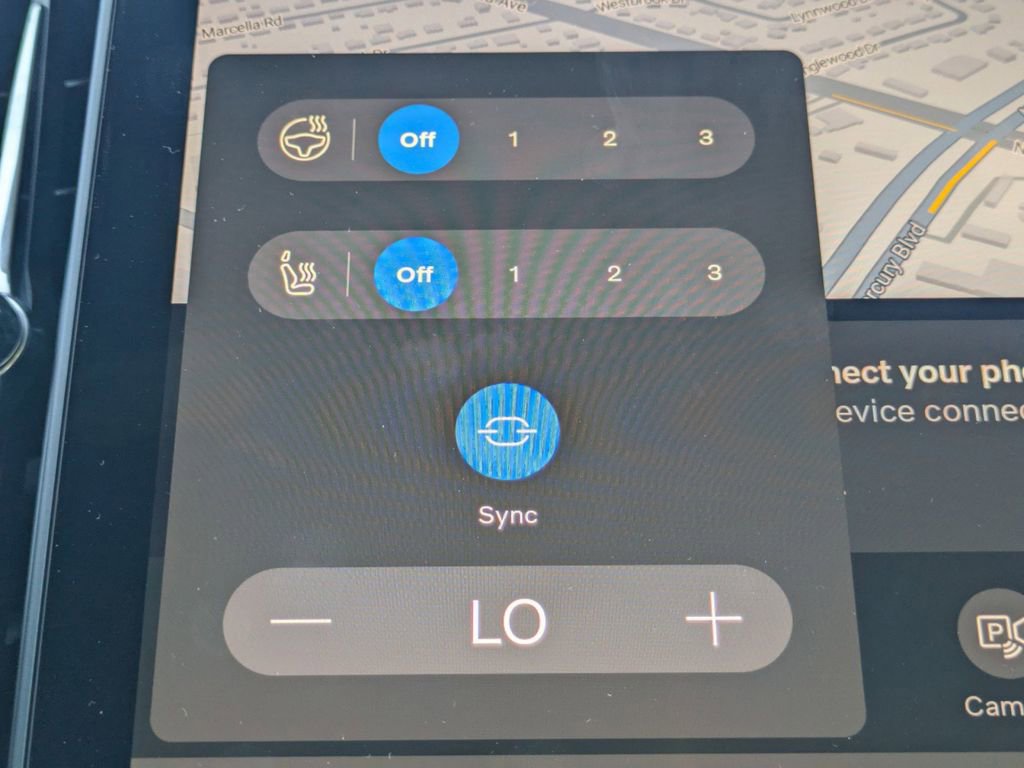 New 2025 Volvo XC90 B6 Core w/ Climate Package image 24