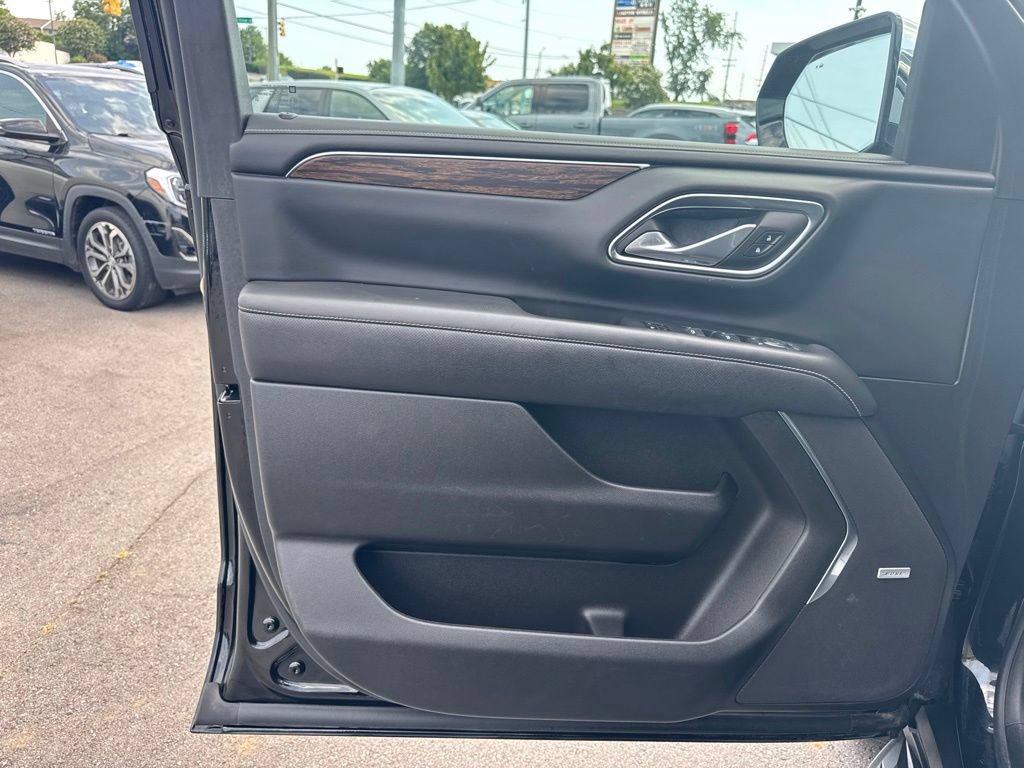 Used 2024 Chevrolet Suburban Premier AWD/4WD image 9