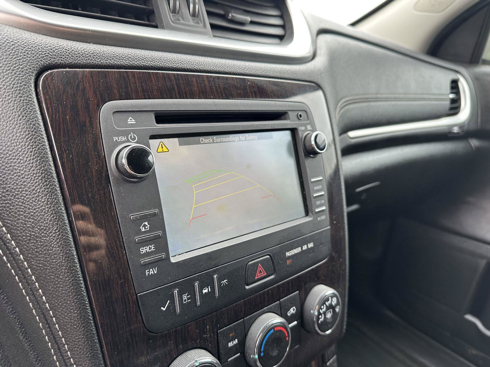Used 2015 Chevrolet Traverse LT w/ Style and Technology Package FWD image 29