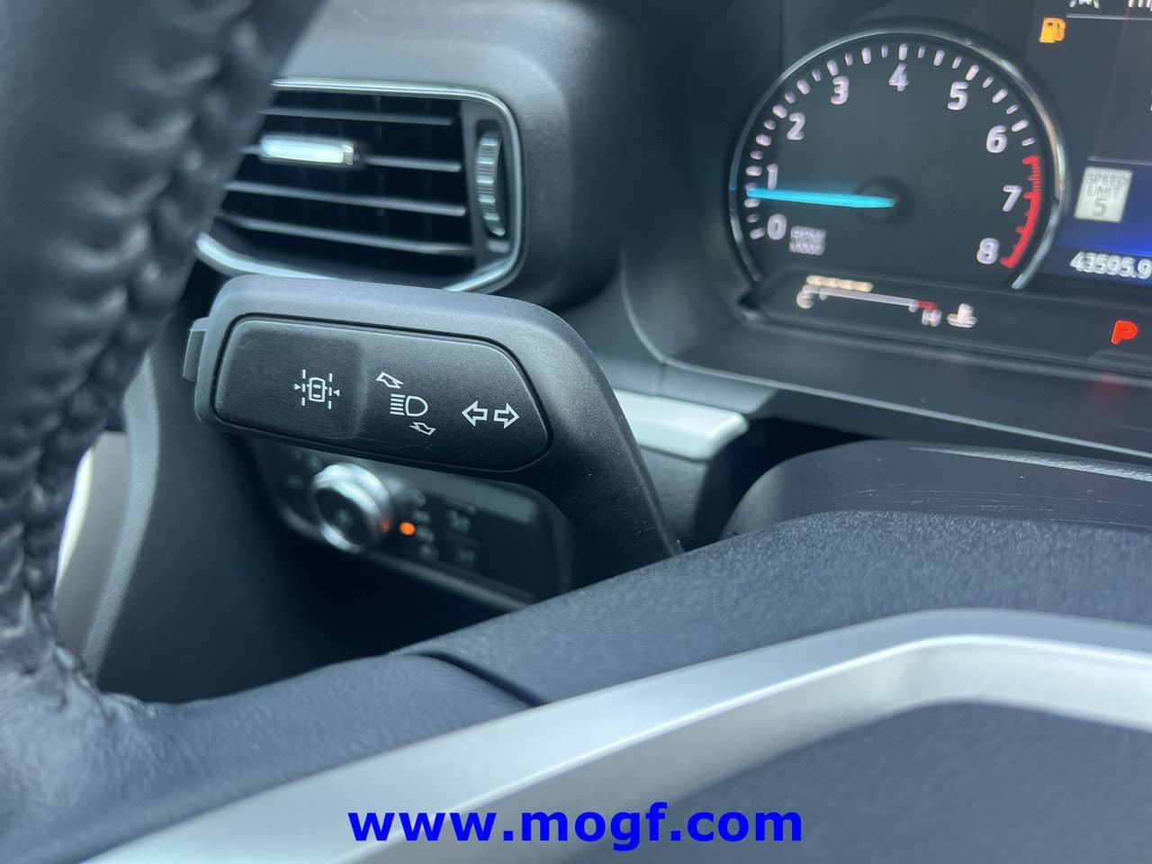 Used 2022 Ford Explorer XLT w/ Equipment Group 202A AWD/4WD image 14