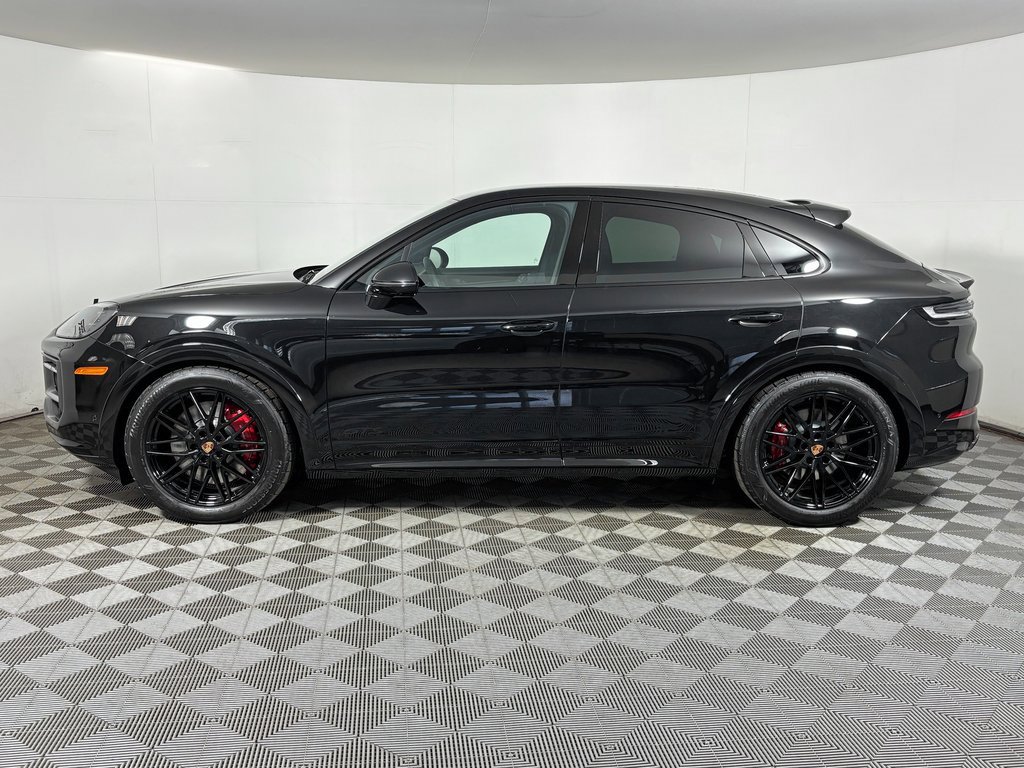 New 2026 Porsche Cayenne GTS image 2