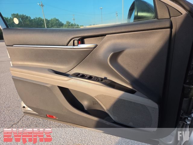 Used 2020 Toyota Camry LE FWD image 12